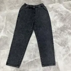 ブラックデニムパンツテーパード