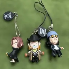 ワンピース ガシャポン　ストラップ とキーホルダー3体セット