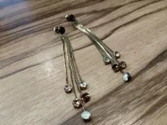 Swarovskiチェーンピアス　ベージュ系　日本製