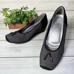 Item thumbnail for item 7d6536e5-19e4-4e6b-816f-9b9afde51be3