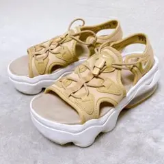 NIKE　エアマックスココサンダル　ベージュ／ホワイト　23cm　レディース　白