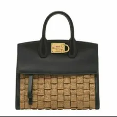 期間限定値下げ　サルヴァトーレフェラガモ 定価38万5千円 スタジオバッグ