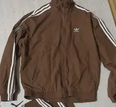 トラックジャケット