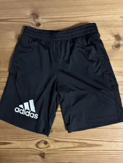 adidas 黒 ハーフパンツ 150