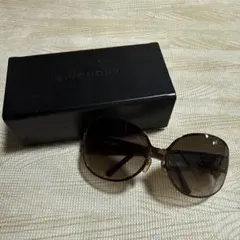 【GIVENCHY】サングラスのサムネイル