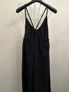 黒のノースリーブワンピース