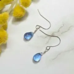 ハンドメイドピアス　2249　しずくチェコビーズの一粒ピアス