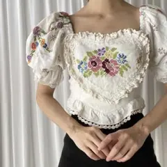 W*n様 ヴィンテージ 刺繍 ハート ブラウス シャツ ファブリック リメイクのサムネイル
