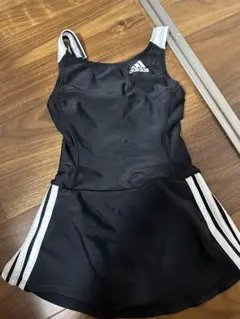 adidas 黒 ワンピース水着
