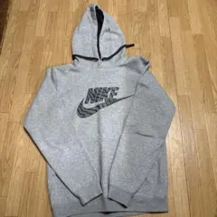 Nike フード付きパーカー グレーのサムネイル