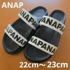 ANAP ブラック/ホワイト ストラップサンダル 22cm～23cm