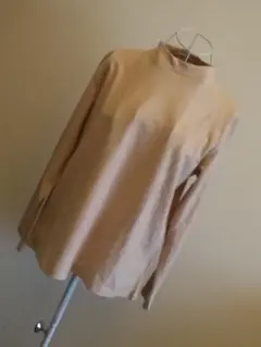 ハイネックカットソー　春服秋服　M～Lサイズ　新品訳あり