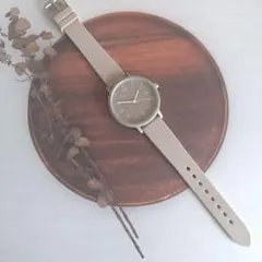 ハンプティダンプティ　腕時計　ベージュ　くすみカラー