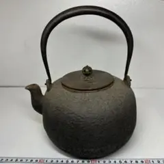 E*y様 超希少 南部 鉄瓶 一茶堂 鉄器 Vintage 時代物 虫食い 摘 E*y様 超希少 南部 鉄瓶 一茶堂 鉄器 Vintage 時代物 虫食い 摘 - メルカリ