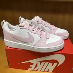 Nike Court Borough Low 2 SE (GS) レディ24.5