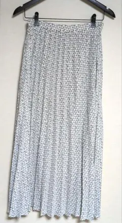 最終お値下げ！幾何学模様グレージュプリーツロングスカート　M