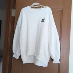 ホワイト オーバーサイズ トレーナー