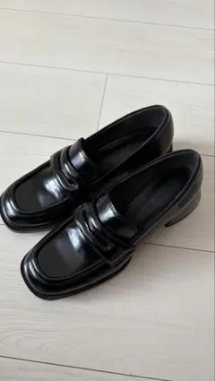 CHARLES & KEITH ペニーローファー ブラックのサムネイル