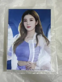 IZ*ONE ウンビ　公式写真