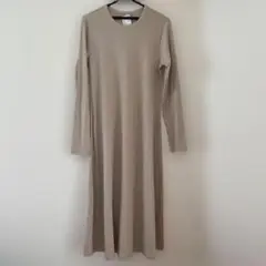 ベージュ リブフレアワンピース