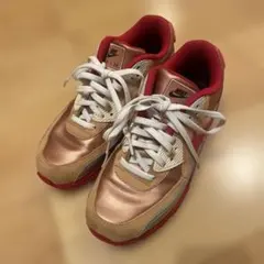 Item thumbnail for item 3f881bb3-cdf0-4935-b7a9-b95226ffb487