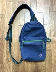 champion ボディバッグ　ネイビー