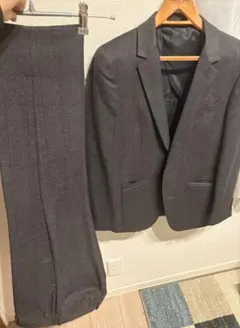 ダークグレー ビジネススーツ