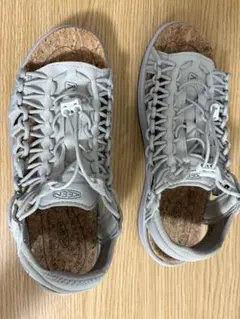 KEEN UNEEK グレー　27センチ
