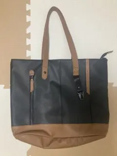 ビジネスバッグ 黒と茶色のトートバッグ