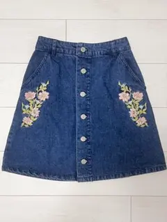【美品】《OLIVEdesOLIVE》デニム 膝丈 Aラインスカート 花柄刺繍
