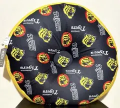 阪神タイガースビーズクッション　３個セット 3種セット】 GiGO限定 阪神タイガース ビーズクッション - メルカリ