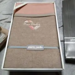 pierre cardin ベージュ毛布箱傷あります