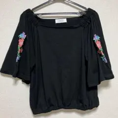 ローリーズファーム黒Tシャツ