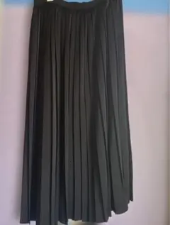 ユニクロ　サテン　プリーツスカート