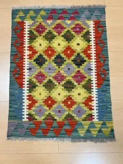 1980年製　チベット年代物絨毯　71cm×116cm 1980年製 チベット年代物絨毯 71cm×116cm - メルカリ