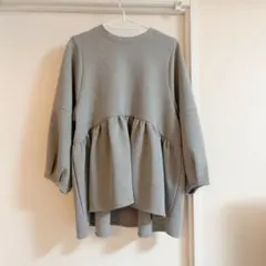 神戸レタス　ダイバーボリュームスリーブペプラムトップス
