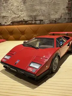 オートアート1/18ランボルギーニカウンタックLP500S ウォルターウルフのサムネイル