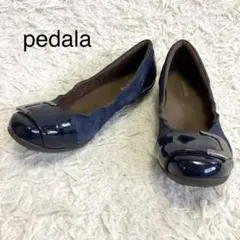美品　アシックス ペダラ パンプス 22.0cm EE ネイビー 本革 エナメル