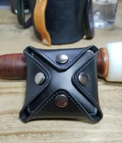 レザーコインケース　ハンドメイド　黒(青ステッチ)　牛革　小銭入れ　小物入れ