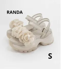 RANDA ボリュームフリルスポーツ サンダル ベージュ　S 訳ありのサムネイル
