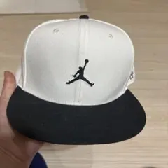 Jordan Brand スナップバック キャップ ホワイト ブラックのサムネイル