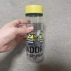 ミニオン 直飲みタイプ プラスチック水筒 透明　タンブラー　プラボトル