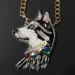 ビーズ刺繍ブローチ、チャーム　シベリアンハスキー　ハンドメイド