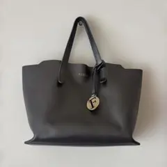 FURLA フルラ トートバッグ ブラックのサムネイル