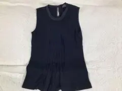 黒 プリーツ タンクトップ