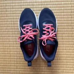 Puma ネイビー/ピンク スニーカー