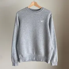 【入手困難】NIKE 刺繍ロゴ グレー スウェット 無地 ノームコア アウトドア