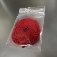 赤い靴ひも