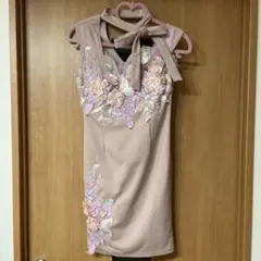 花の刺繍ワンピース　ピンクベージュ