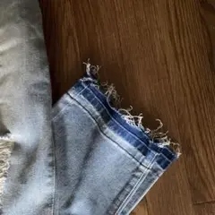 ダメージ加工 ライトブルーストレートデニム